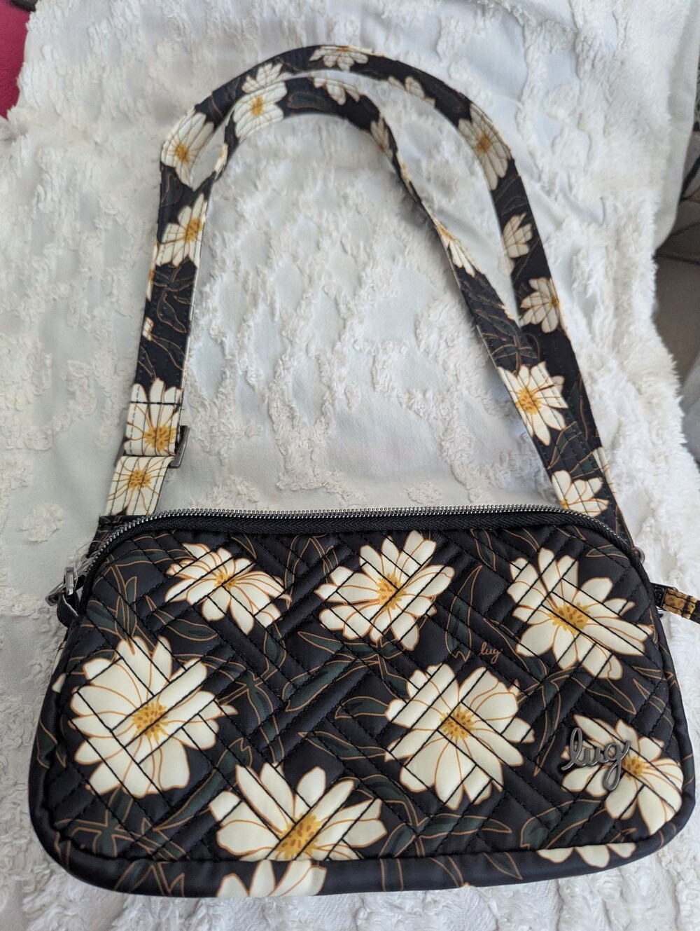 Lug Coupe XL Quilted Black Floral Crossbody Bag - White Daisy Print